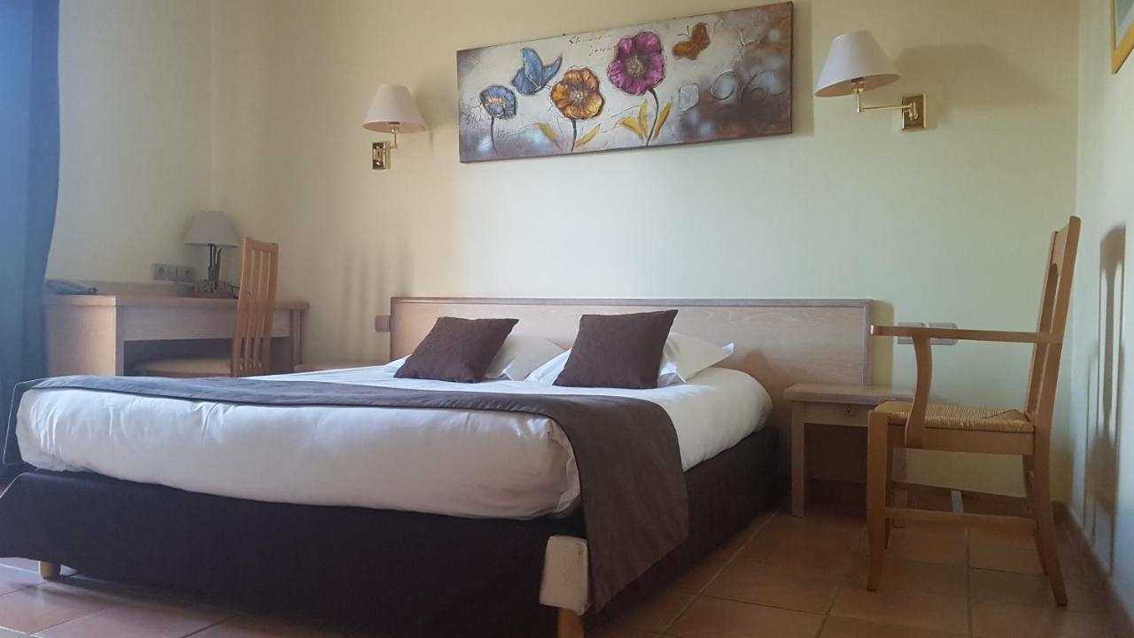 Saint-Jean-le-Centenier Logis Hotel Restaurant Le Mas De Mon Pere מראה חיצוני תמונה